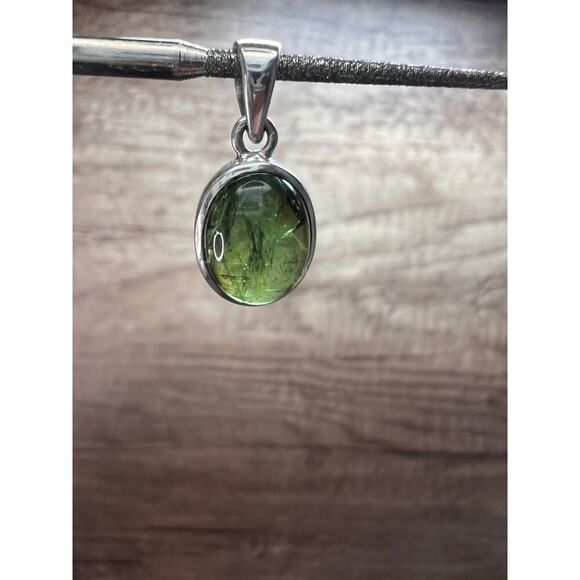 NEW Vintage green gem tourmaline sterling silver pendant 2.28 grams - Picture 7 of 14
